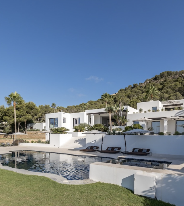 Resa Estates can nemo luxury villa Pep simo house pool 1 .png